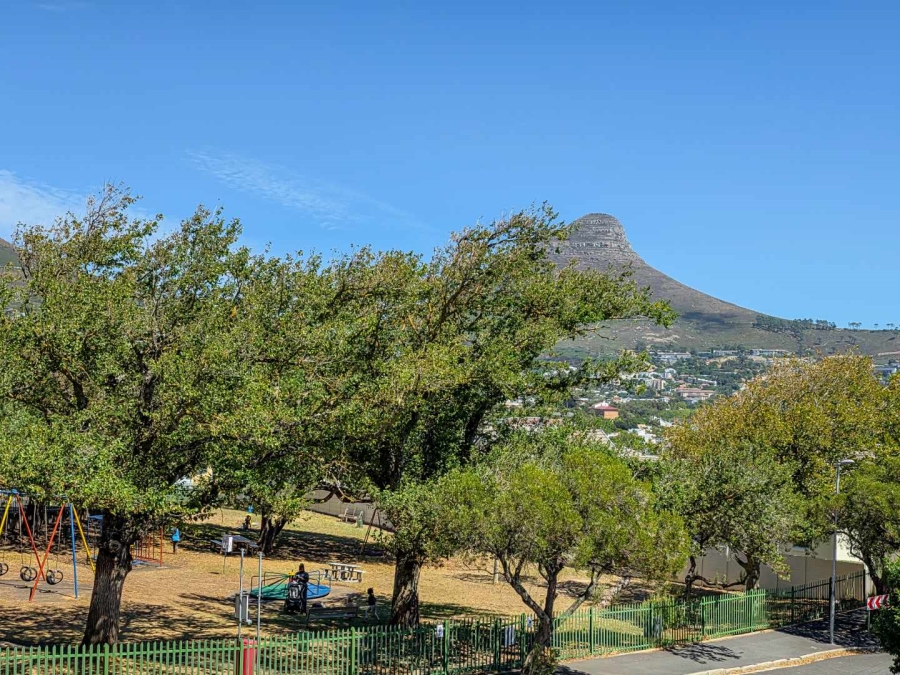2 Bedroom Property for Sale in Vredehoek Western Cape